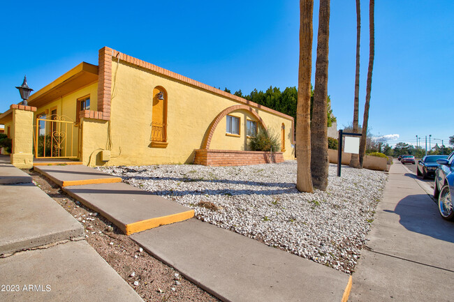 Building Photo - 7850 E Glenrosa Ave