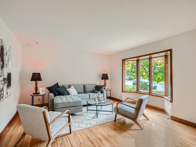 Foto del edificio - 8840 Morris Rd