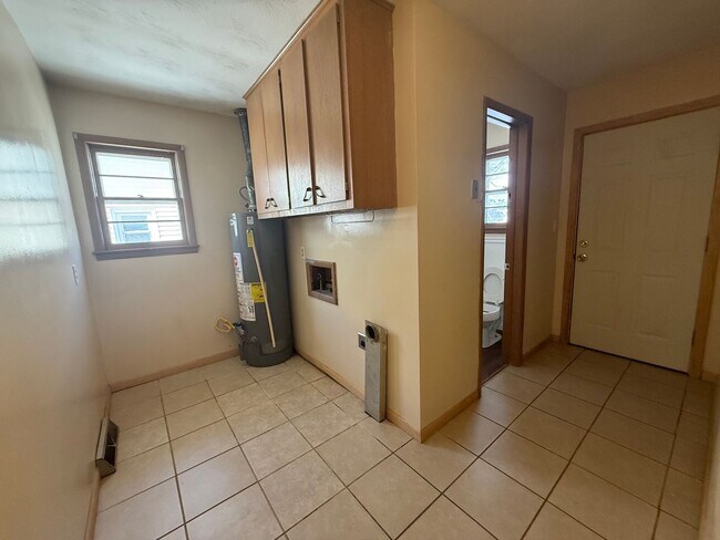 Foto del edificio - Available now 2 bedroom 2 bathroom 1 car garage fenced in backyard