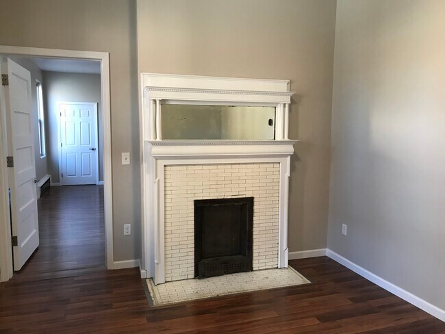 bedroom - 430 Greenfield Ave