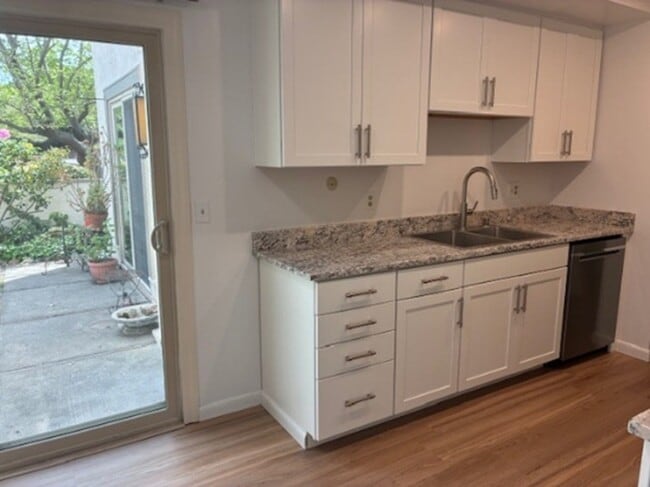 Foto del edificio - 6057 Montgomery Bend