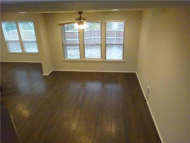 Building Photo - 9405 Tanager Way