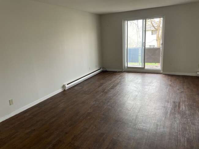 Photo du bâtiment - Beautiful 2 bedroom in Belleville