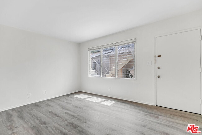 Building Photo - 507 Granada St