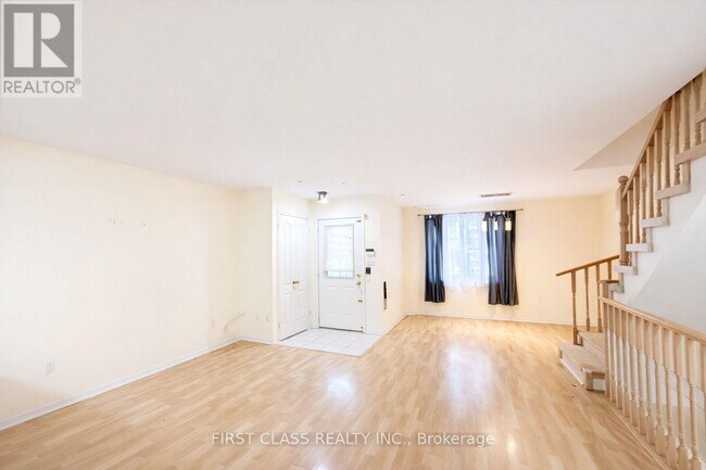 Photo du bâtiment - 108 Finch Ave W