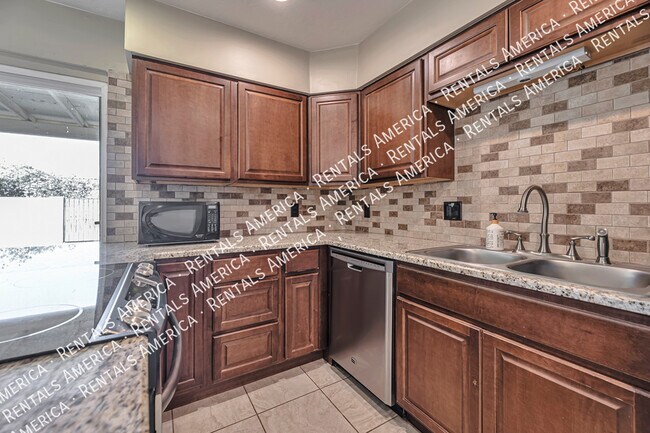 Foto del edificio - Must see 3BD 2BA home located in the heart...