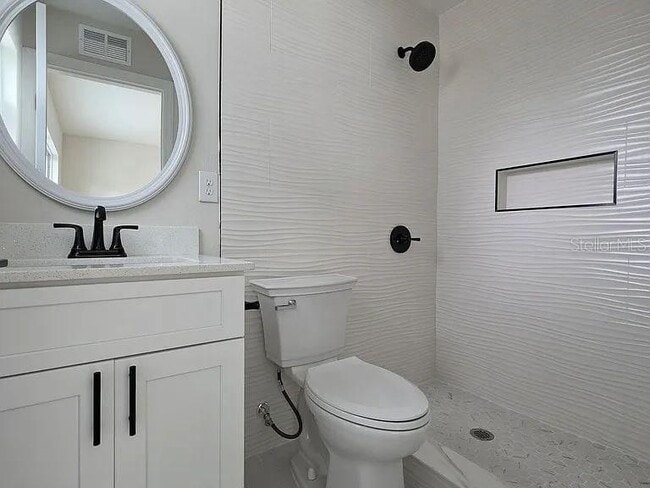 Building Photo - 3128 Bay St