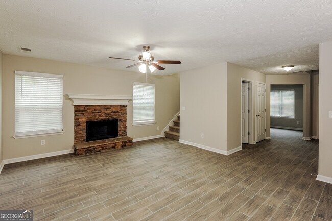 Foto del edificio - 506 Stonecrest Pl