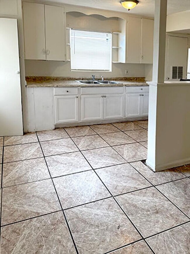 Foto del edificio - 2327 Avenue E