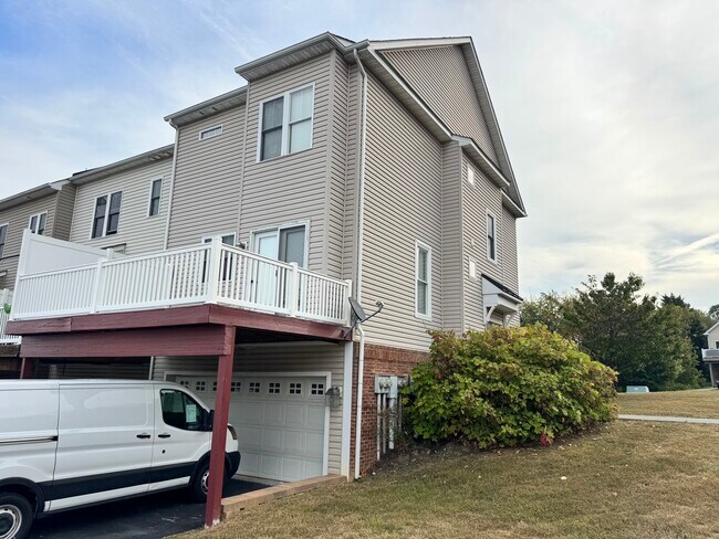 Foto del edificio - 2195 Deyerle Ave