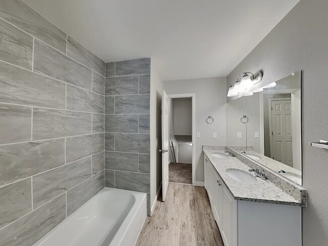 Building Photo - 4531 Forsythe Dr