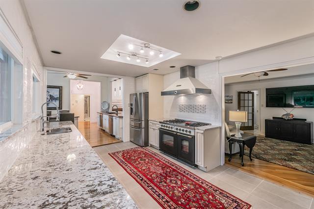 Foto del edificio - 4105 Lexington Pkwy