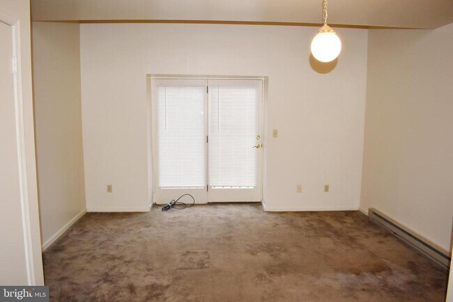 Foto del edificio - 1121 Stanley Ave