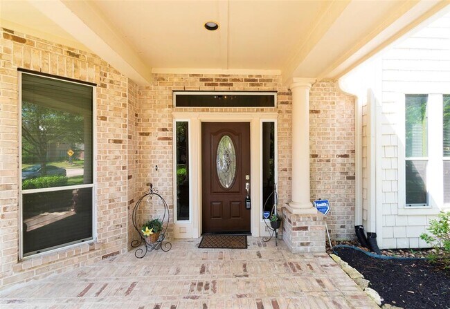 Building Photo - 15919 Lake Loop Dr