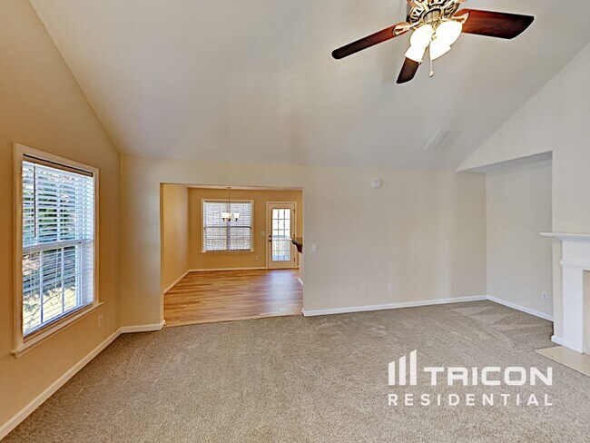 Building Photo - 102 Providence Run