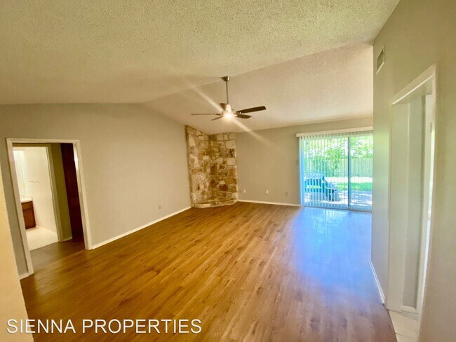Building Photo - 2 br, 1.5 bath House - 6608 Woodhue Dr