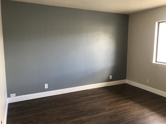 Foto del edificio - 11912 Indian School Rd NE