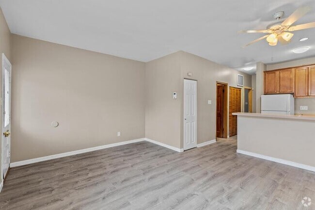 Building Photo - 3831 McRee Ave
