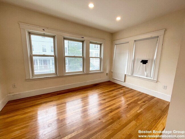 Foto del edificio - Great Mission Hill 4-Bed