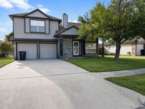 Building Photo - 2404 Magnum Cir