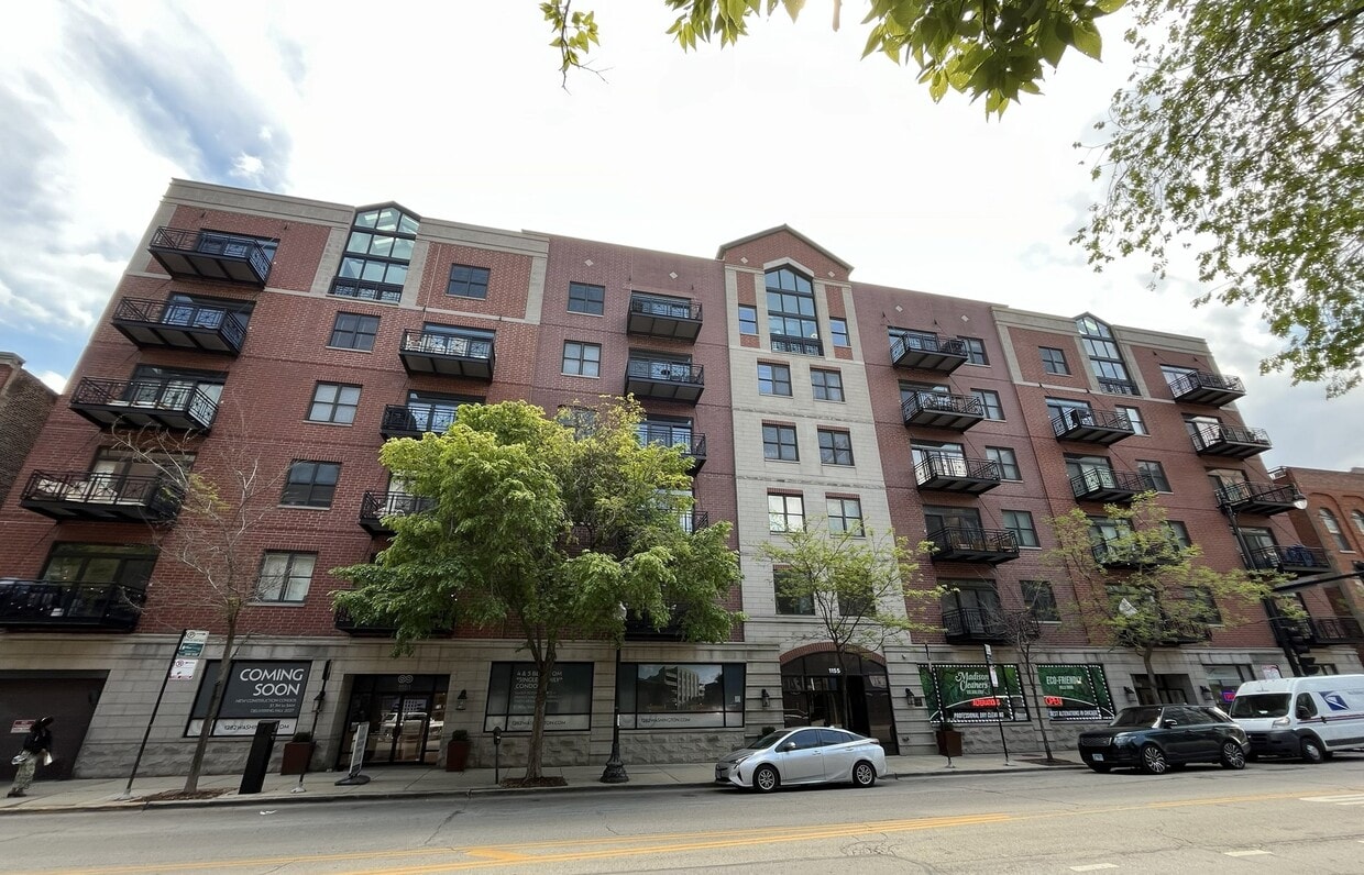 Photo - 1155 W Madison St (Chicago, IL)