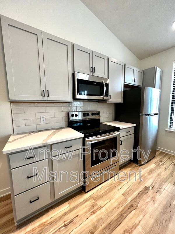 Building Photo - 2230 R St