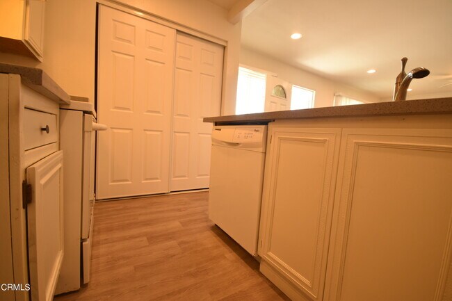 Building Photo - 2625 Tiller Ave