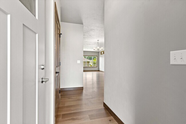 Foto del edificio - 3841 Shore Crest Ln