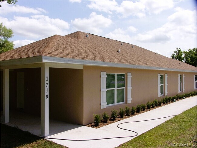 Foto del edificio - 1718 Tuttle St