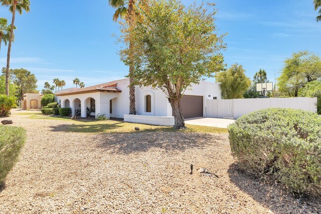 Building Photo - Large 4 Bed 2.5 bath Home w Pool!! - Cross...