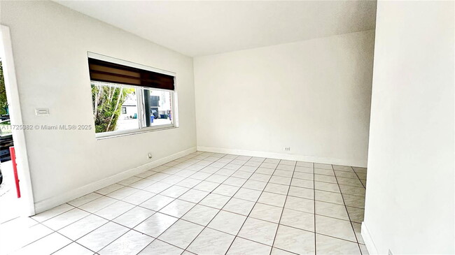 Foto del edificio - 3251 SW 23rd Terrace