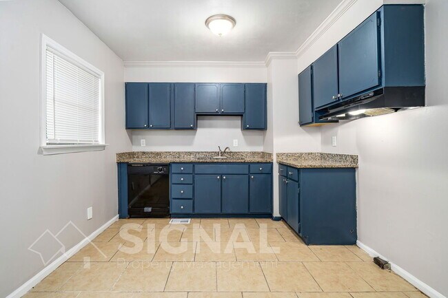 Foto del edificio - 1652 Roberta Ln