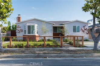 Building Photo - 3834 W 111th Pl