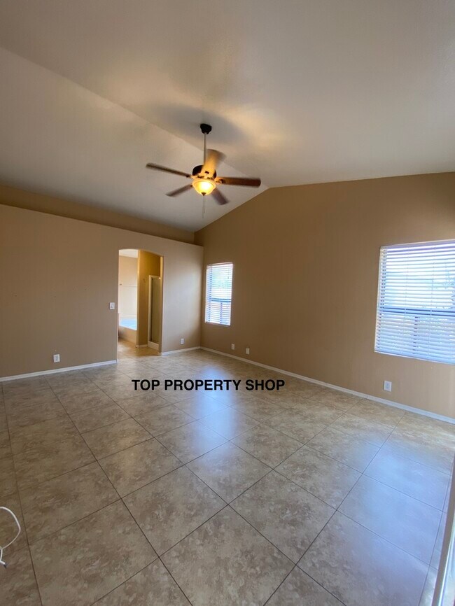 Foto del edificio - 3 BED 2 BATH IN AHWATUKEE!