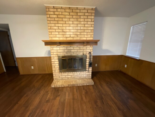 Foto del edificio - 5202 Wildwood Dr