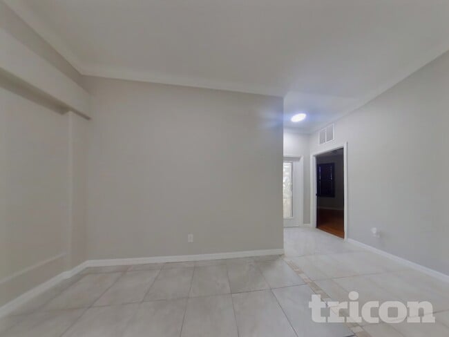 Building Photo - 6300 Falcon Lair Dr