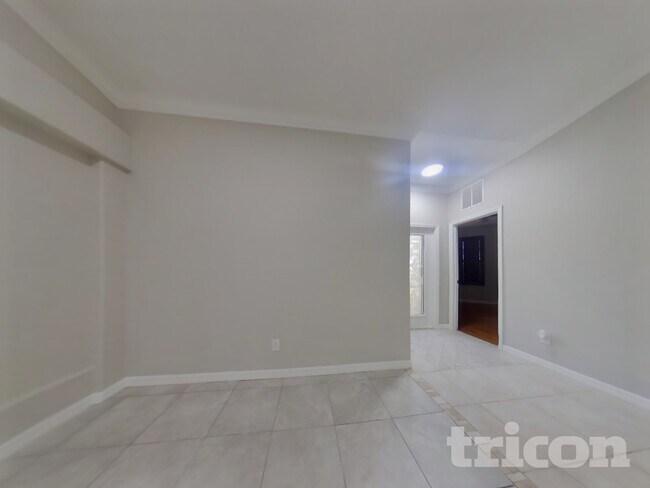 Foto del edificio - 6300 Falcon Lair Dr