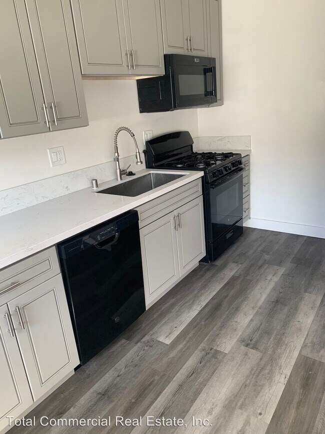 Foto del edificio - 3711 Artesia Blvd