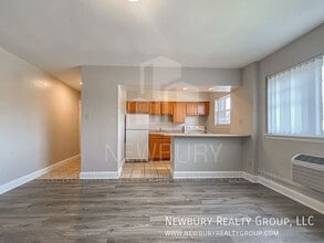 Building Photo - 305 San Juan Dr