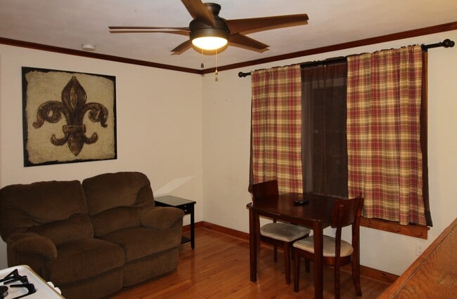 sala de estar - 251 Lake Shore Dr N