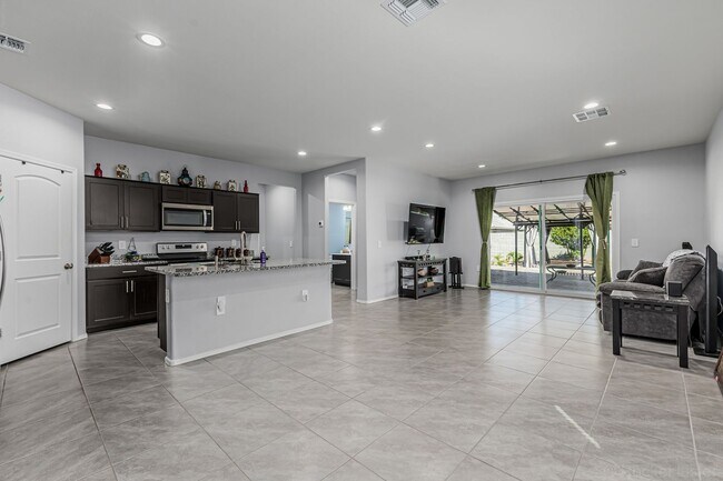 Foto del edificio - 5 Bedroom home in Maricopa