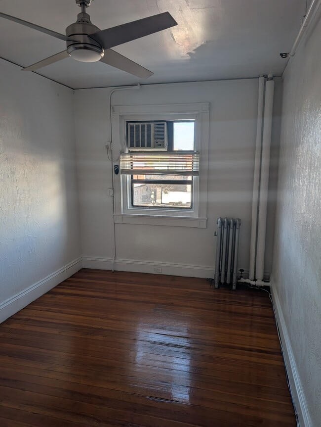 Foto del edificio - 83 Westland Ave