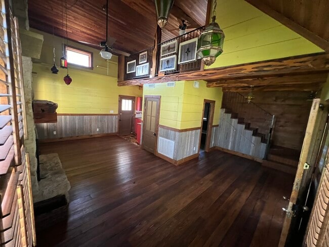 Building Photo - 813 W Bluebonnet Dr