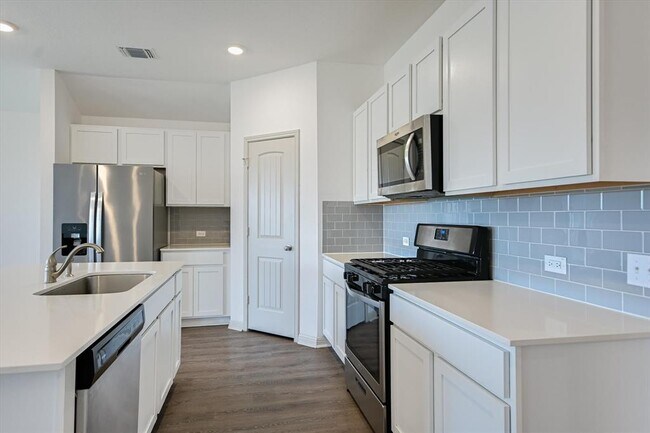 Foto del edificio - 115 Sweetwater Crk Ln