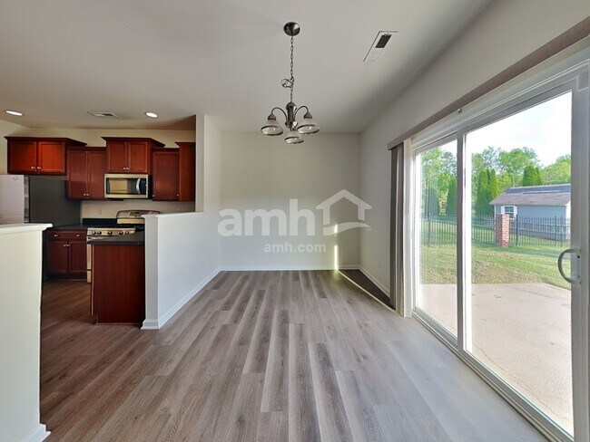 Foto del edificio - 3602 Nelson Creek Ln