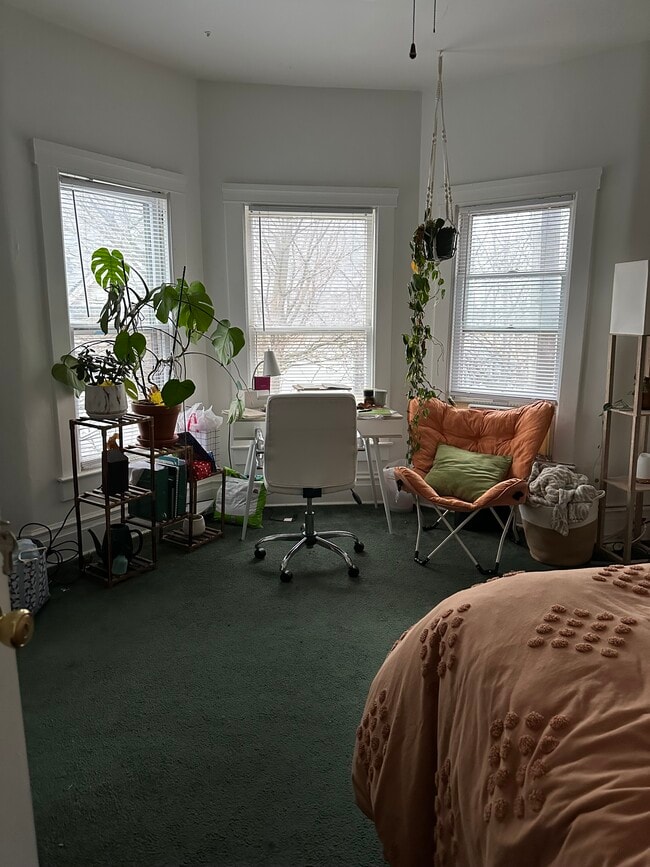 Building Photo - 723 Lawrence St