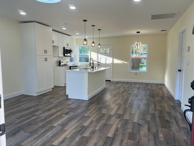 Foto del edificio - 1607 Lansford Ave