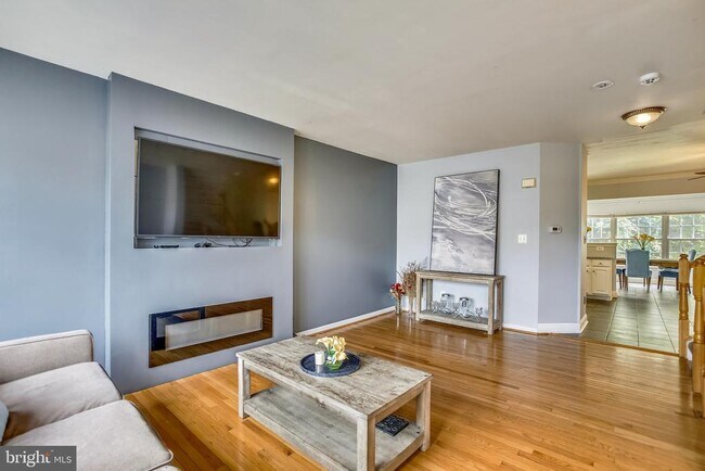 Foto del edificio - 3850 Koval Ln