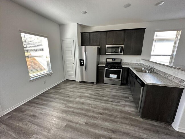 Foto del edificio - 16662 Moss Ln
