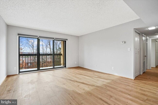 Foto del edificio - 807 N Howard St